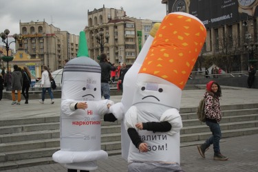 The anti-smoking campaign was held in Kyiv