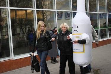 The anti-smoking campaign was held in Kyiv